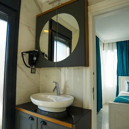 Szálloda Cunda Garden *