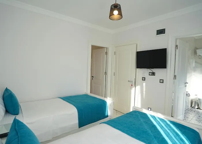 מלון Cunda Garden *